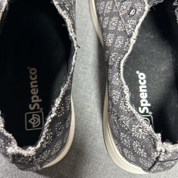 New Spenco Women's Santa Maria Batik Sneaker Size W 9-1/2 B Black Print Slip On - Picture 4 of 9